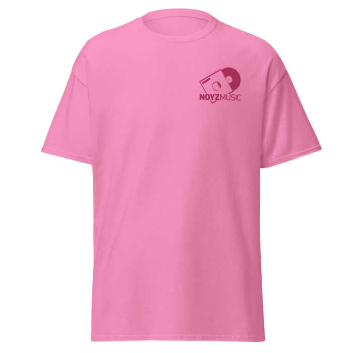 NZBC016 – Camiseta bordada (Logo NZ rosa)