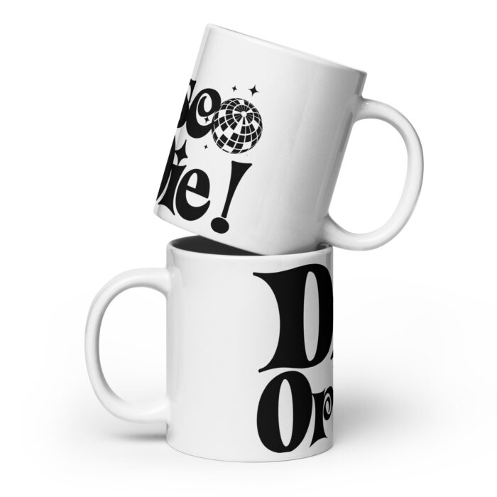 NZDK010 – Taza blanca (logo DoD negro)