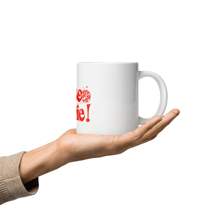 NZDK013 – Taza blanca (logo DoD rojo)